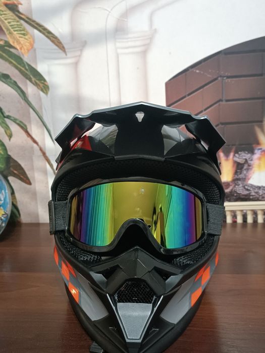 Продам кросовий шолом