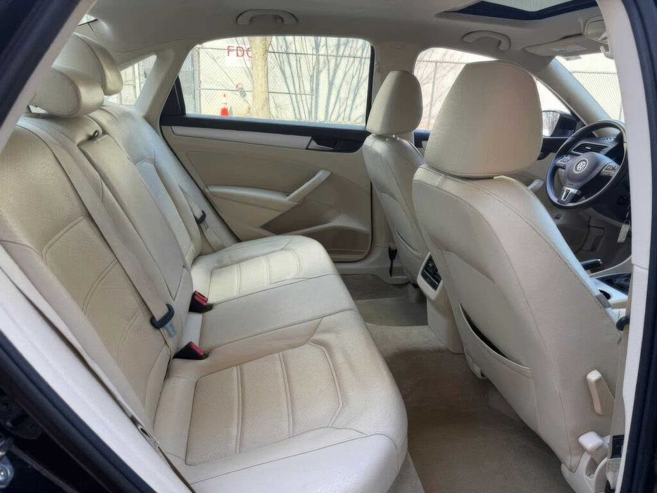 Volkswagen Passat      2014