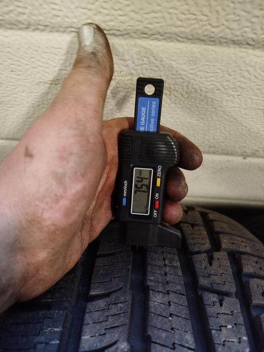 Opony zimowe Nokian 215/55R17