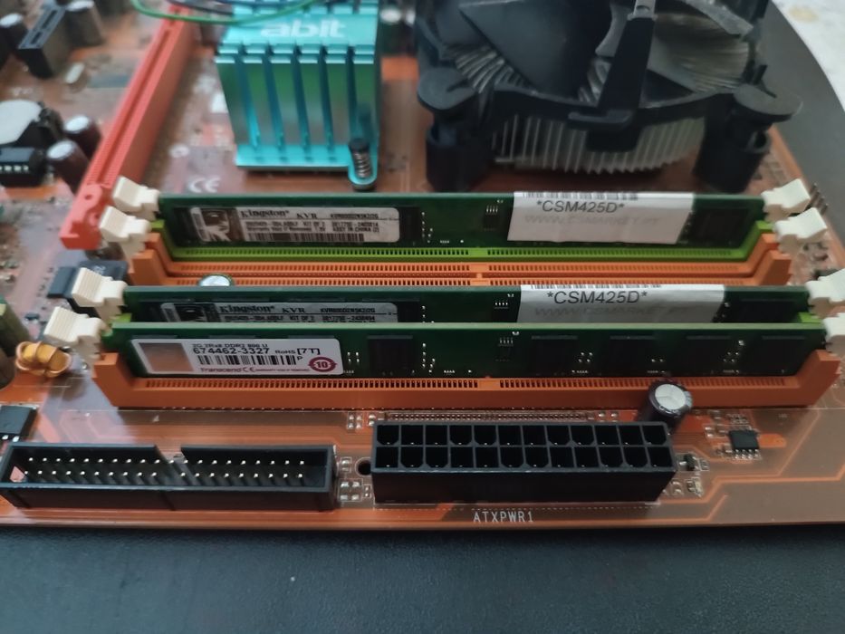 retro pc component bundle - untested (8800 gts, radeon hd, am2 board)