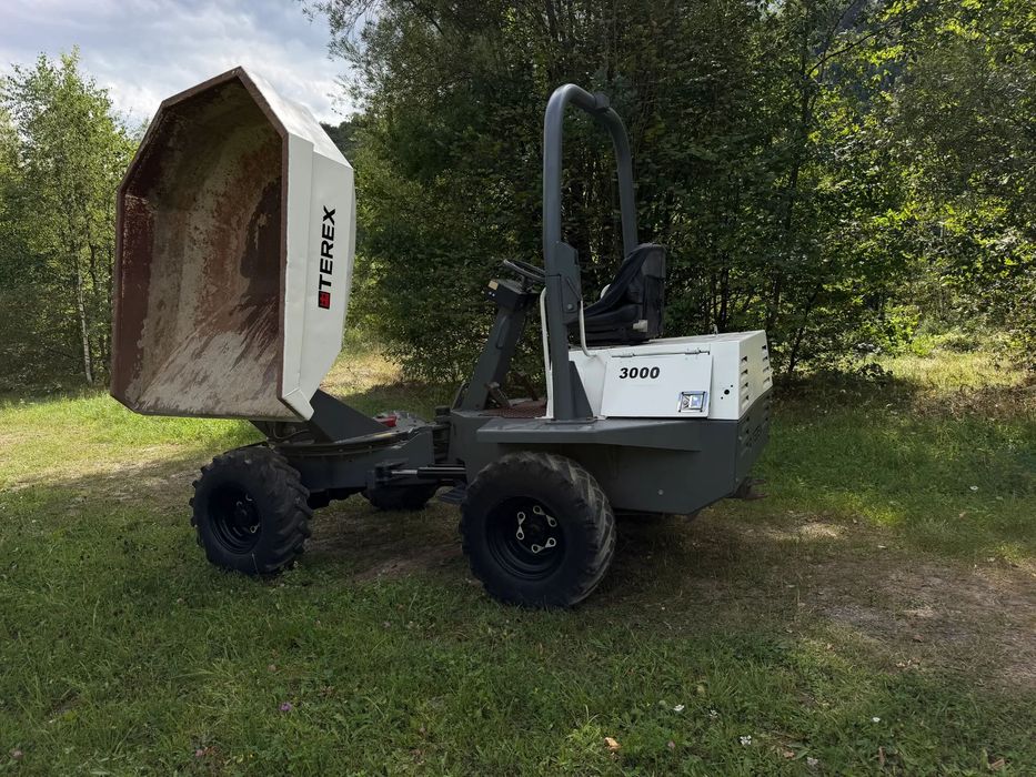 Terex 3001 Benford 3 tony OBROTOWE. Wozidło Budowlane-Rolnicze. Wózek z Obrotową Kolebą. 3 tony ładowność. 4x4. Mocny Silnik 4 cylindry Kubota 50km. 2600 mtg. Jazda 3 prędkości. Maszyna jak Nowa z Norweskiego Gospodarstwa! Ani deka luzów i wycieków! Pełny