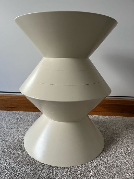 mesa de apoio cor creme