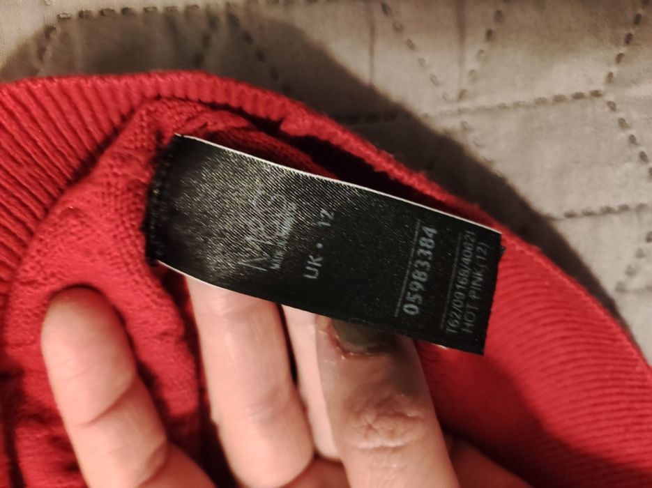 Sweter różowy ML