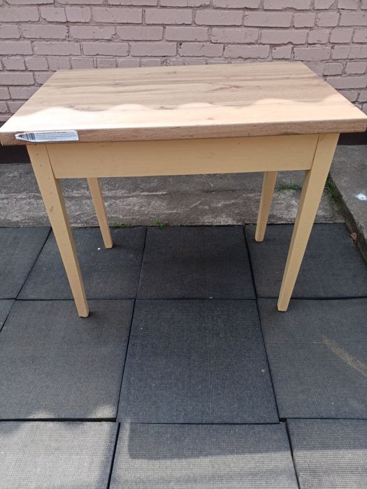 Стіл кухонний у гарному стані