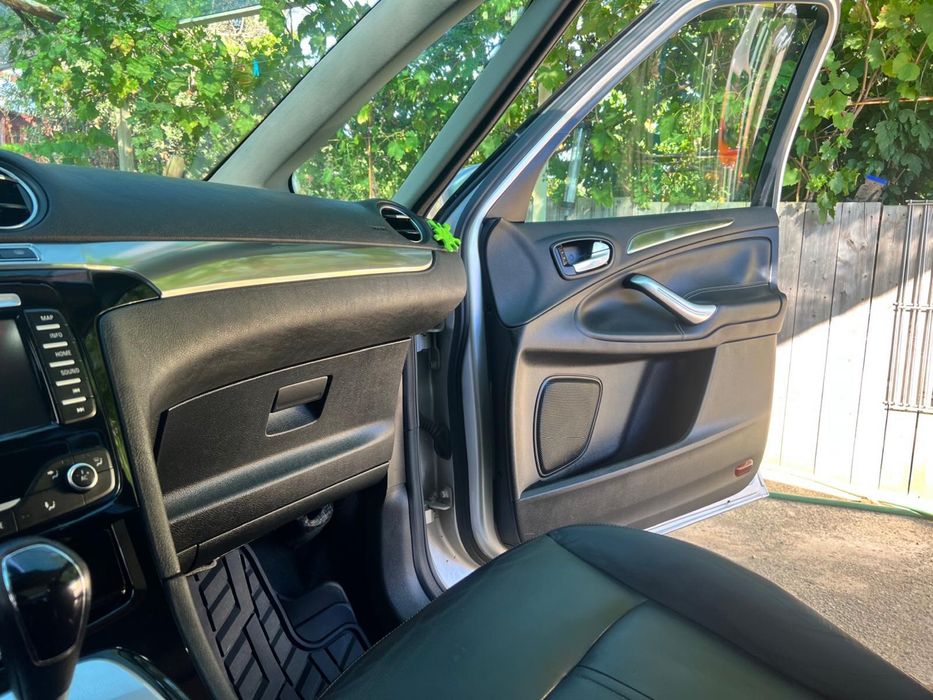 Ford S-Max titanium 7L 2011