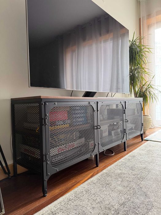 Móvel para TV ou apoio FJÄLLBO, em madeira+metal de qualidade