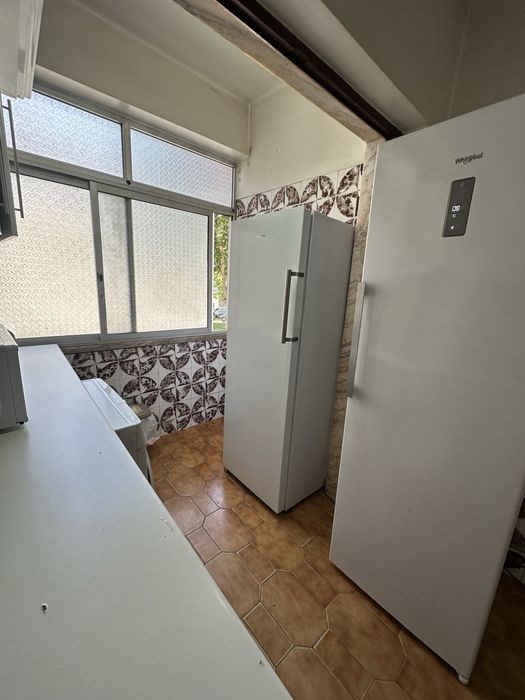 Areenda-se Quarto P casal  - 5 minutos da estaçao de forros de Amora