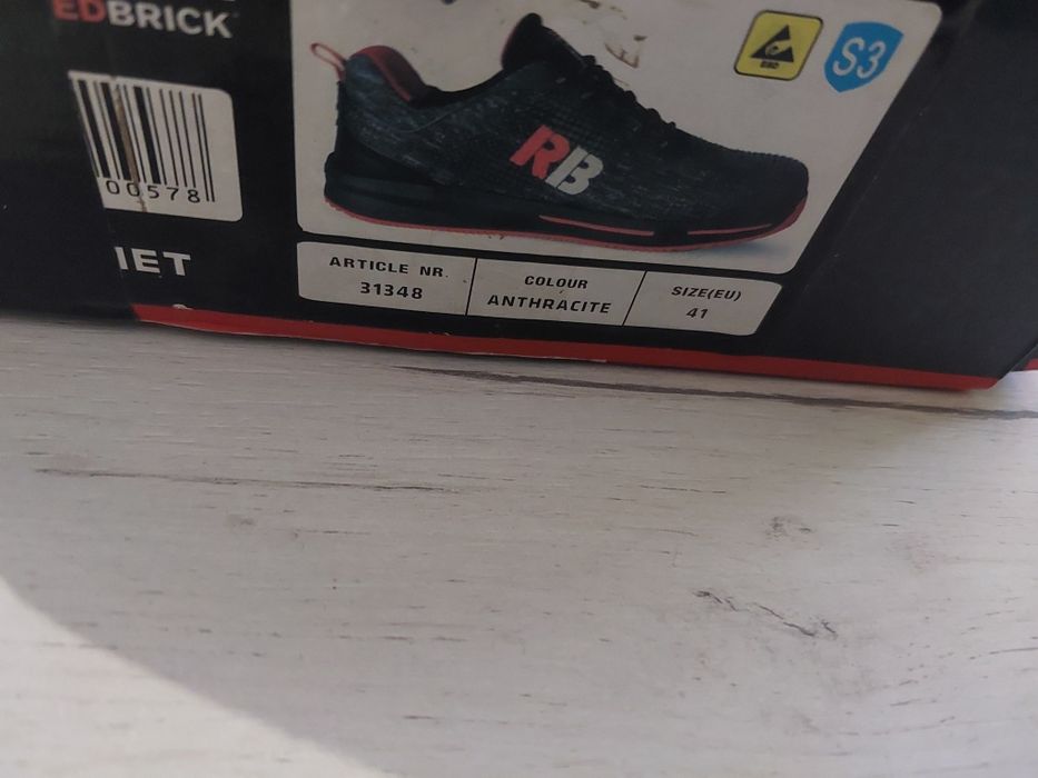 Nowe buty robocze redbrick
