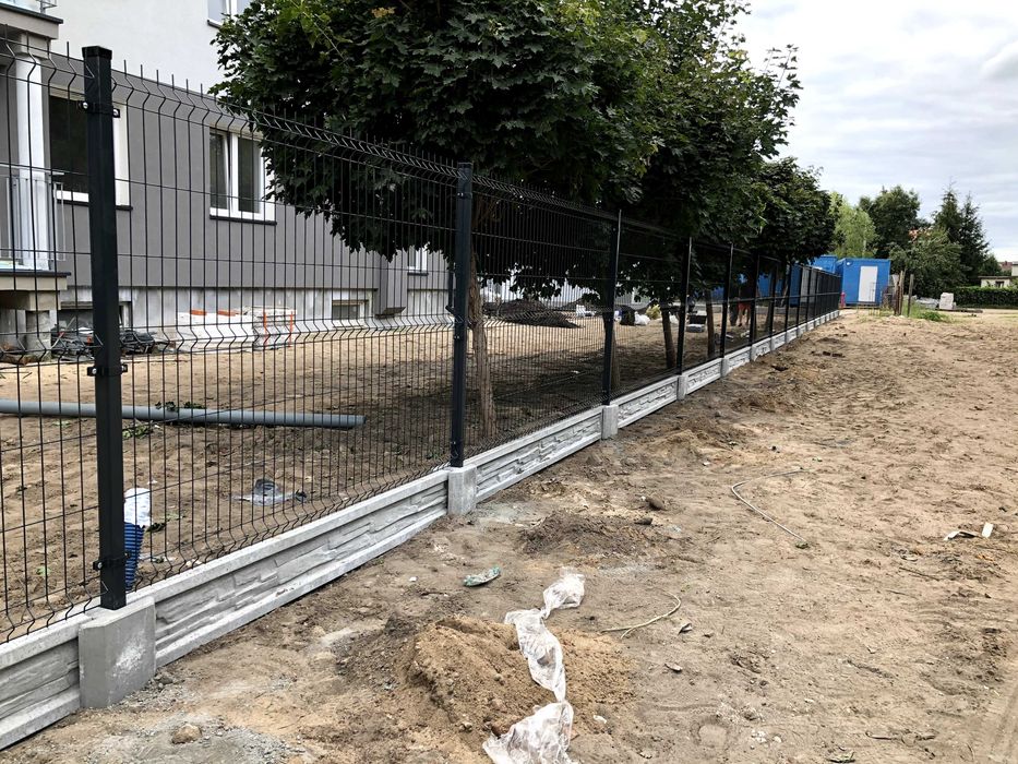 Panele ogrodzeniowe, ogrodzenie panelowe, panel fi4 montaż z montażem