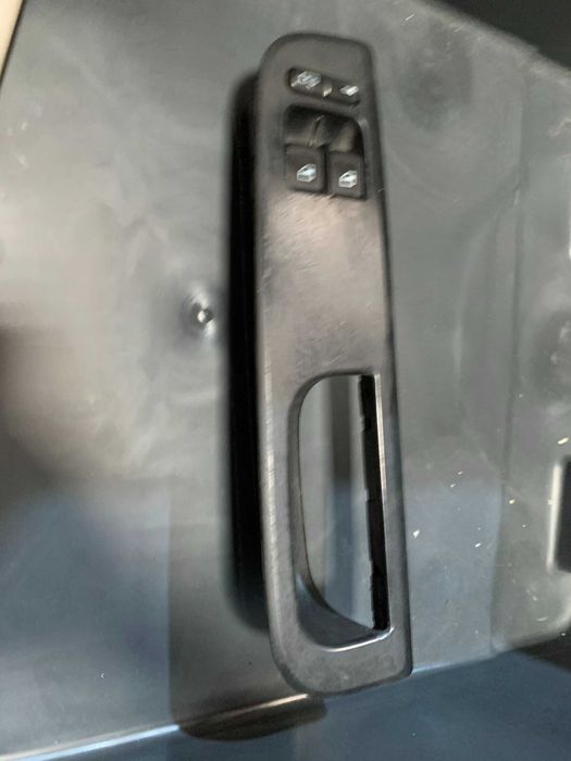 comutador de comando dos vidros elétricos GOLF IV 3portas