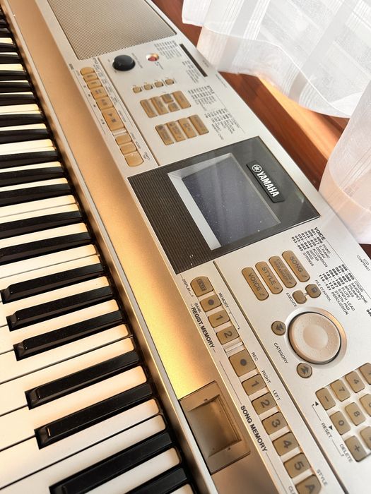 Yamaha DGX 305 Key.