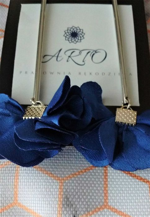 Kolczyki ślubne handmade z kwiatem niebieskie chabrowe