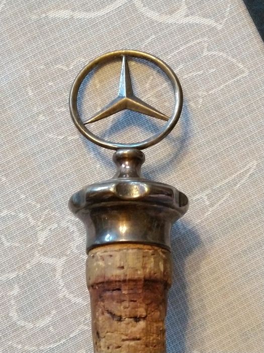 Korek ozdobny butelki Mercedes