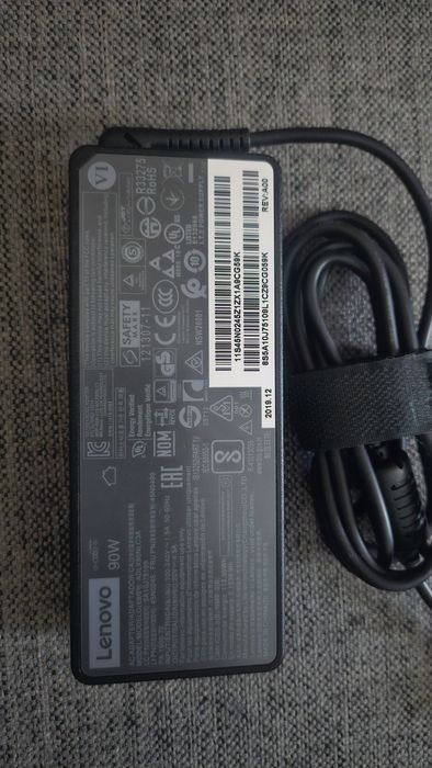 Stacja dokujaca Lenovo z zasilaczem Model: 40AS0090EU