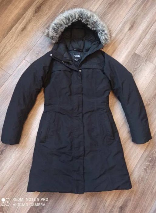 Оригінальна жіноча зимова парка The North Face — розмір М