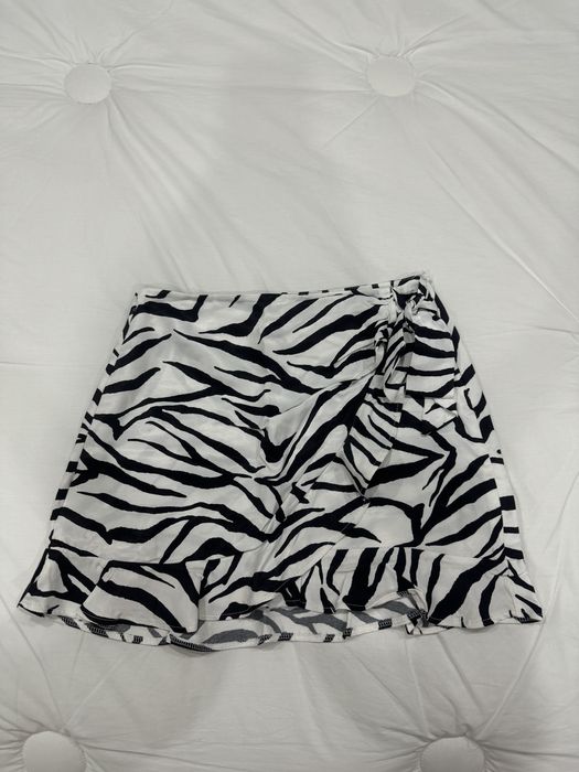 Saia Bershka padrão zebra - ofereço portes envio