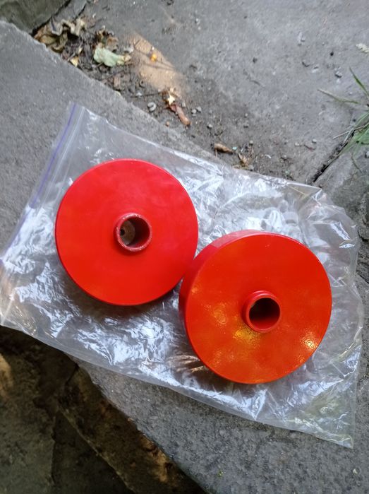 Продам проставки под задние пружины подвески  размеры на фото новые  .