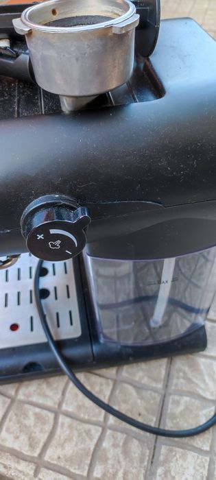 Máquina de café Silvercrest a funcionar