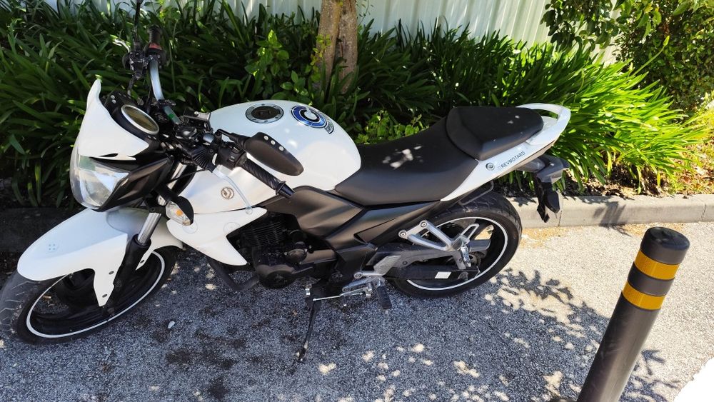 Moto SYM lá Wolf 125