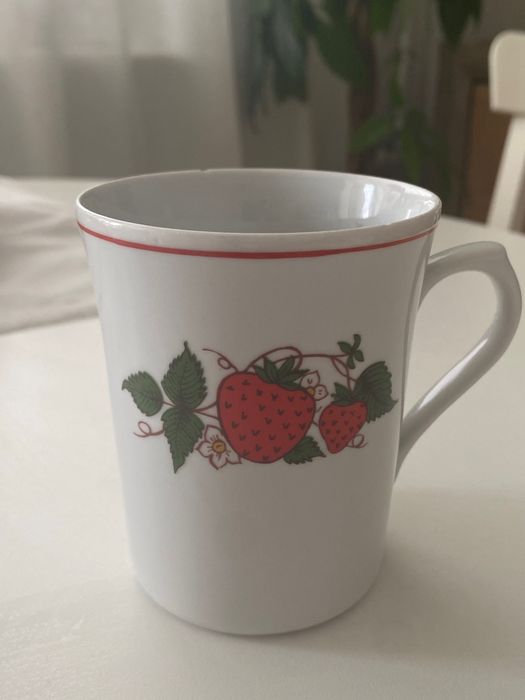 Kubek Lubiana truskawki PRL