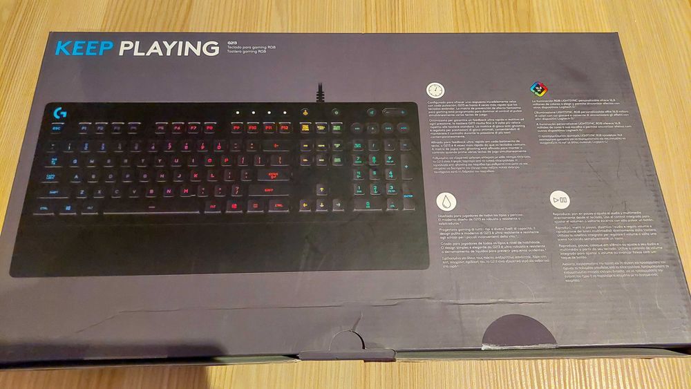 Teclado Logitech G213
