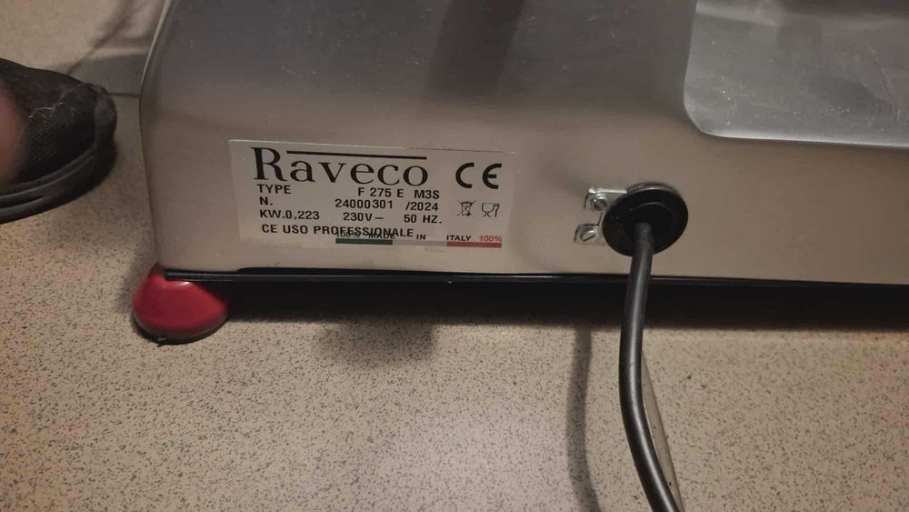 Profesjonalny sprzęt handlowy - waga, krajalnica, skaner