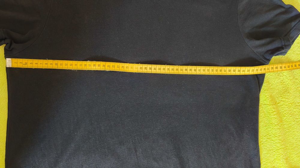 T-Shirt Preta de Algodão Manga Curta Decote em V - Homem (Tamanho XL)