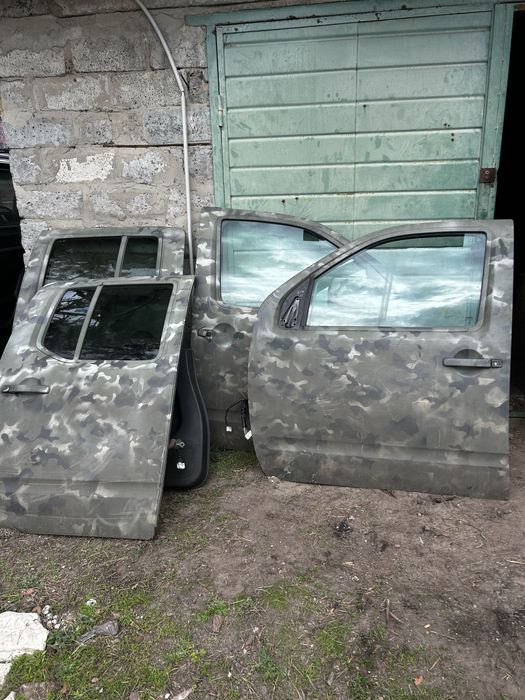 Двері передні та задні нісан навара д40 2006 рік Nissan navara d40