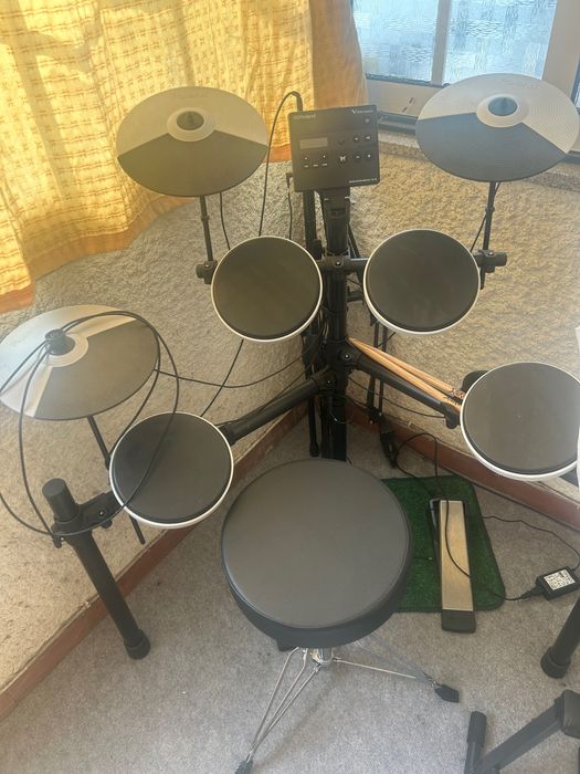 Vendo Bateria TD-02K  + banco incluído + 2 baquetas