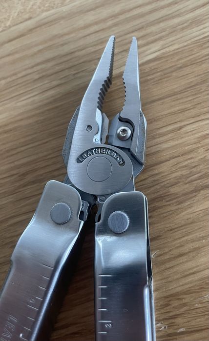 Leatherman Super Tool 300 z kaburą