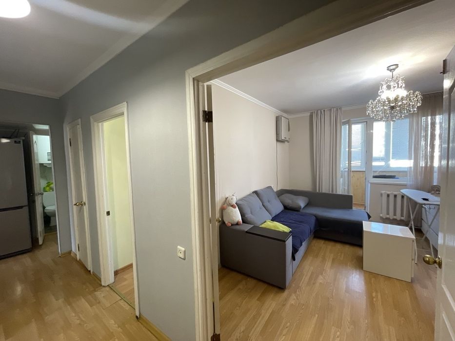 Сдам 3-комн квартиру Газ.Таирова Ак.Королева, 75.
В доме газ ! 
Три раздельные комнаты