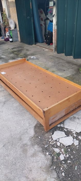 Cama de solteiro  gavetao
