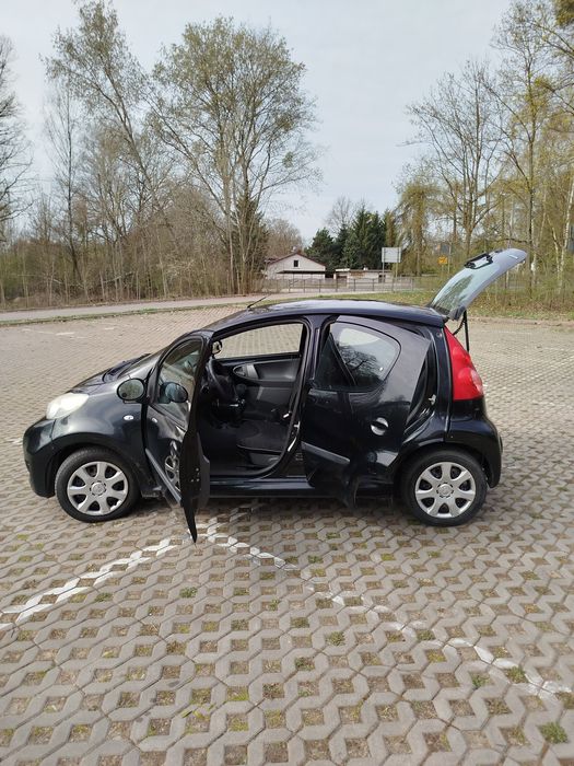 Peugeot 107 2010 rok