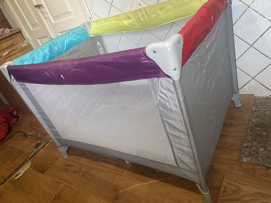 Манеж дитячий продам