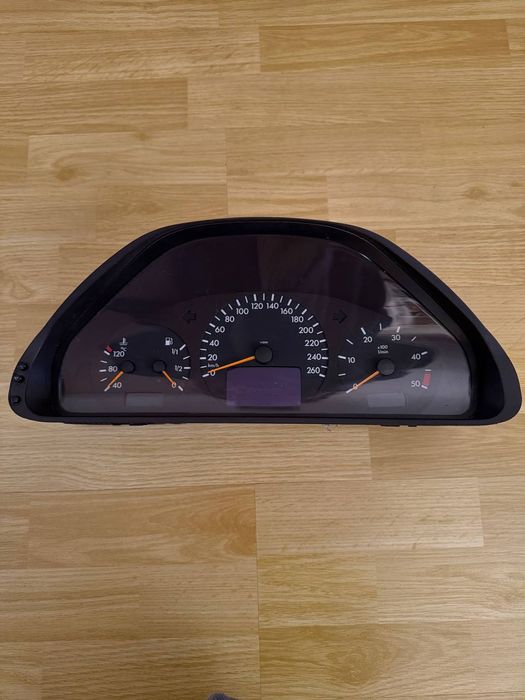 Щиток приладів w210 e320 e270 e240 e200 стенд