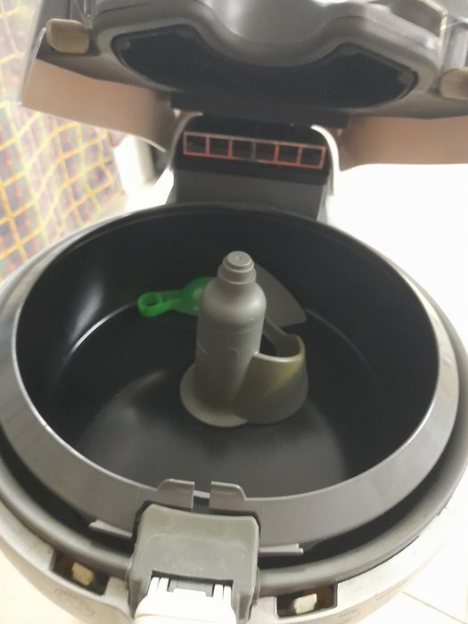 Vende se fritadeira sem óleo