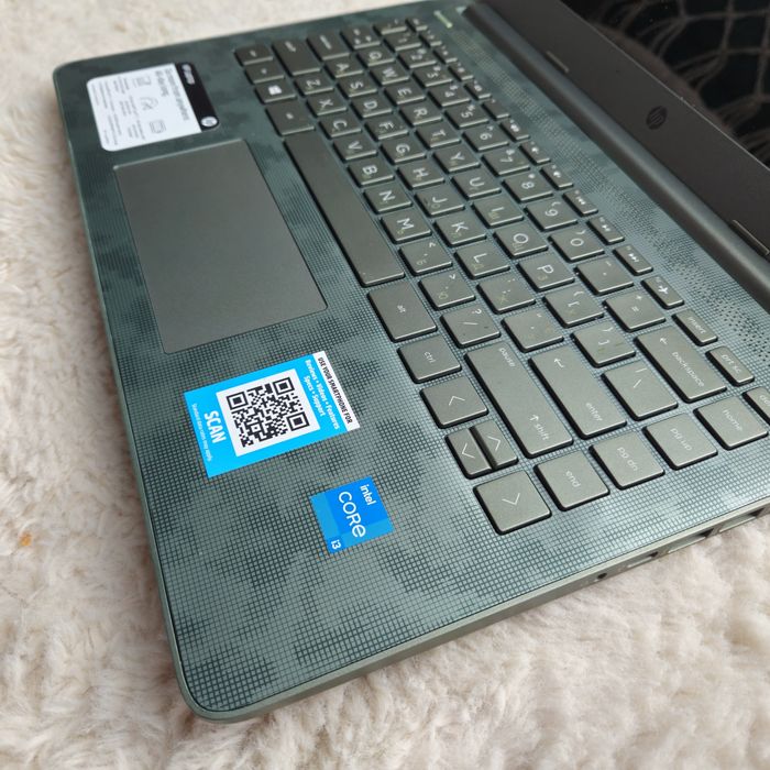 Продам ноутбук HP 14 (i3 11th Gen / 8GB / 256GB SSD)