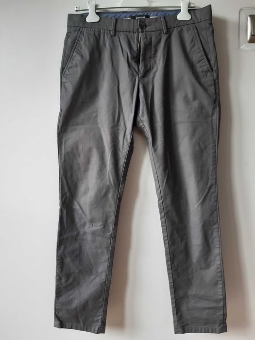 Spodnie chinosy chino materiałowe Reserved
