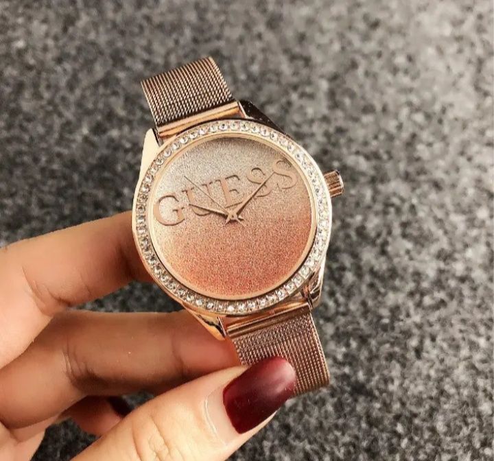 Жіночий наручний годинник під Guess KLB