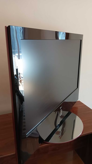 Televisor LCD LG Scarlet (modelo 37LG6000) de 37"
