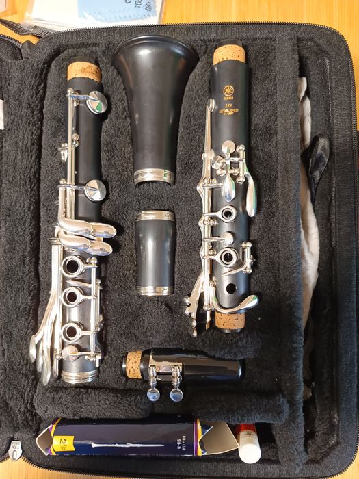 Clarinete yamaha YCL255ES Sib 18 chaves igual a novo!