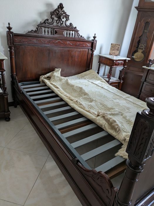 Quarto antigo completo em Amieiro