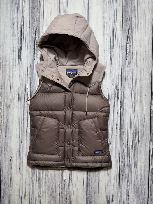 Patagonia женская жилетка оригинал пуховая с капюшоном XS размер