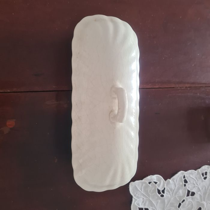 Saboneteira cerâmica antiga.