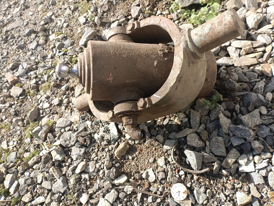 Siłownik hydrauliczny wywrotka kiper 30 cm.