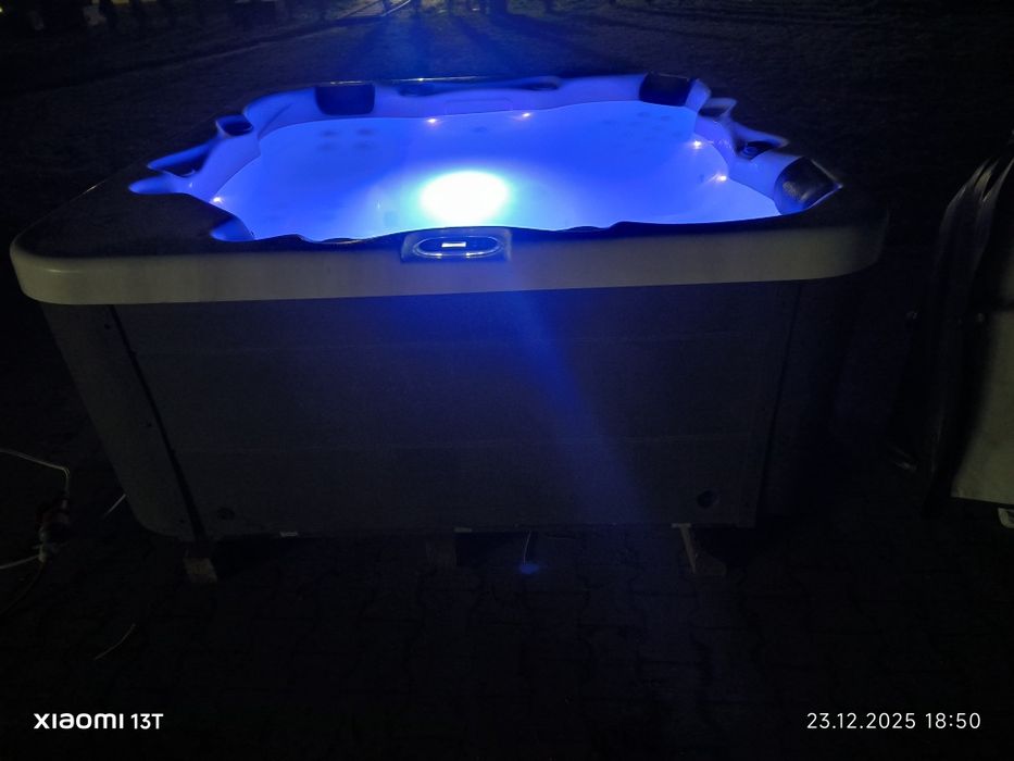 Jacuzzi ogrodowe 2 leżanki 200x200cm 5 osób
