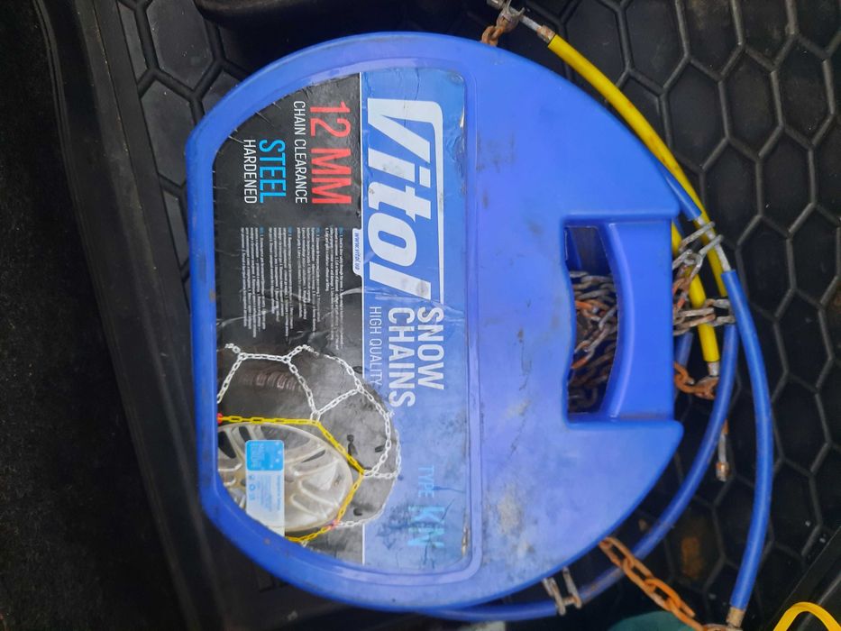 Продам цепи на колеса.