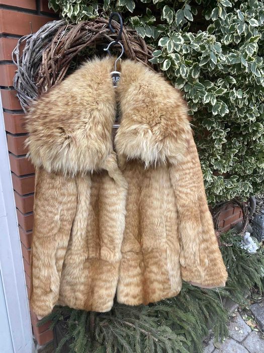 Продам полушубок з єнота