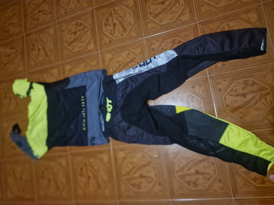 Equipamento de motocross SHOT