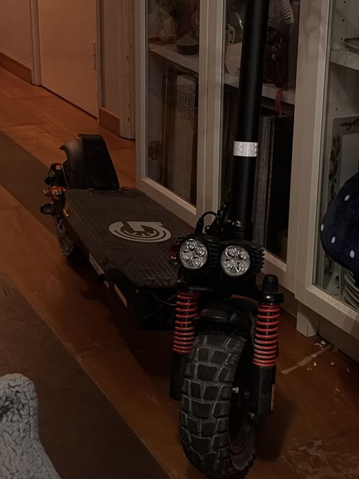 Vendo trotinete elétrica  UrbanGlide E-Crods Pro Lite 2 (ref. E-CRODS PRO LITE 2), 48V/ 10.4Ah, motor 500W nominal/48V.